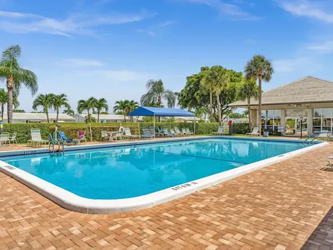 2017 SW Golf Lane Boynton Beach FL 33426