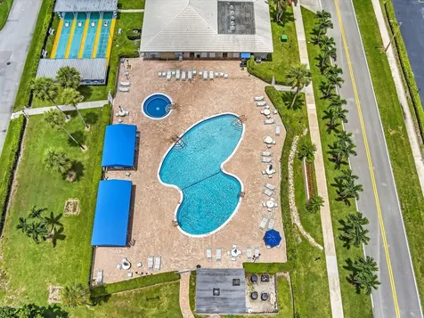 2017 SW Golf Lane Boynton Beach FL 33426