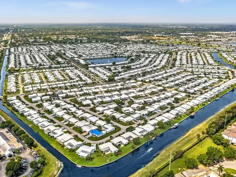 2017 SW Golf Lane Boynton Beach FL 33426