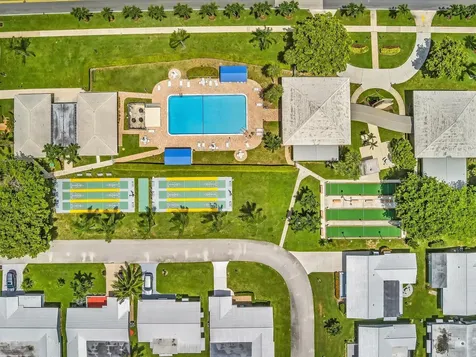 2017 SW Golf Lane Boynton Beach FL 33426