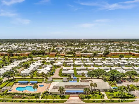 2017 SW Golf Lane Boynton Beach FL 33426