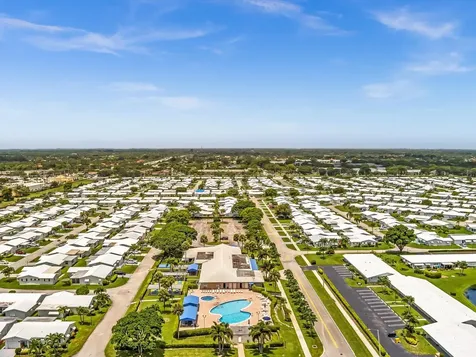 2017 SW Golf Lane Boynton Beach FL 33426