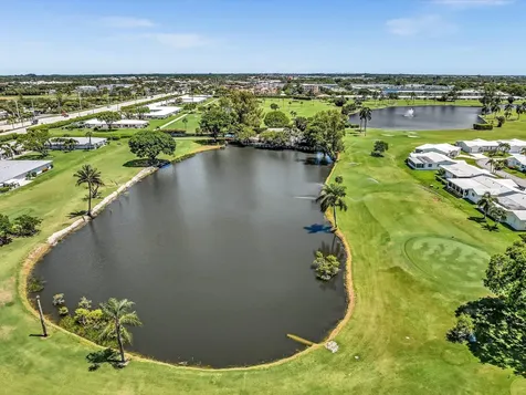2017 SW Golf Lane Boynton Beach FL 33426