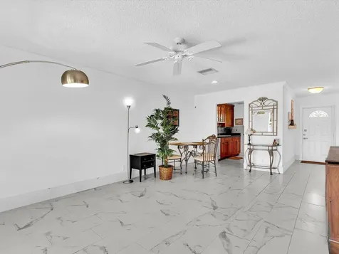 2017 SW Golf Lane Boynton Beach FL 33426