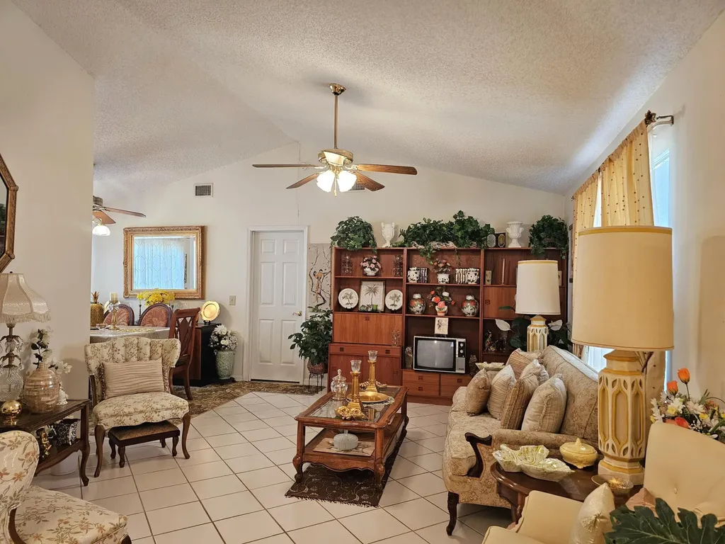 3338 SW Mundy Street Port St Lucie FL 34953