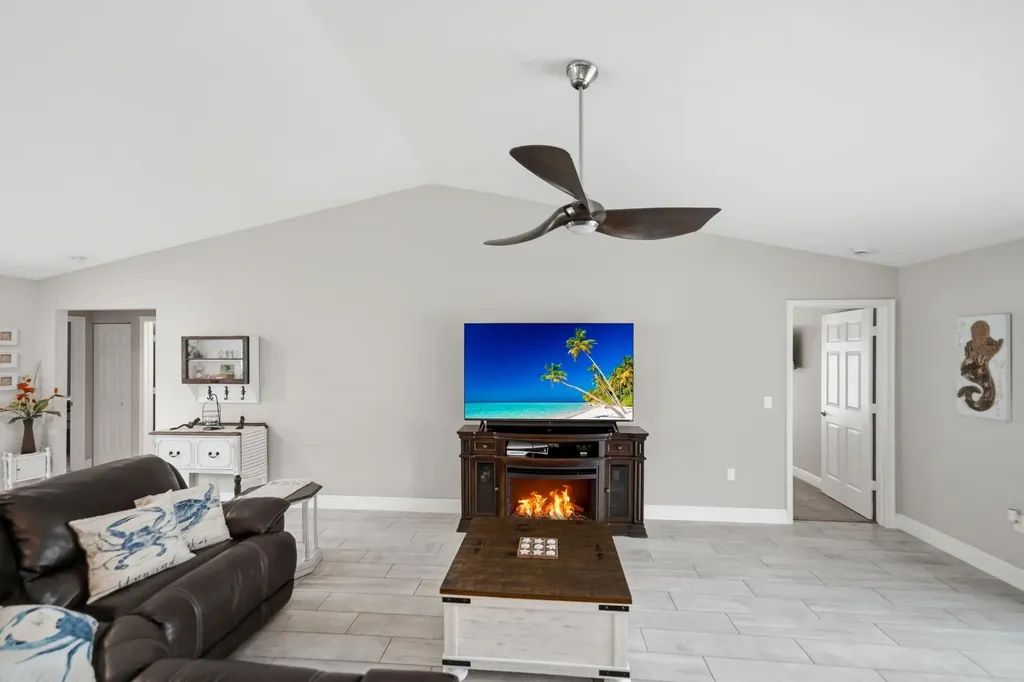 186 NE Dominican Terrace Port St Lucie FL 34983