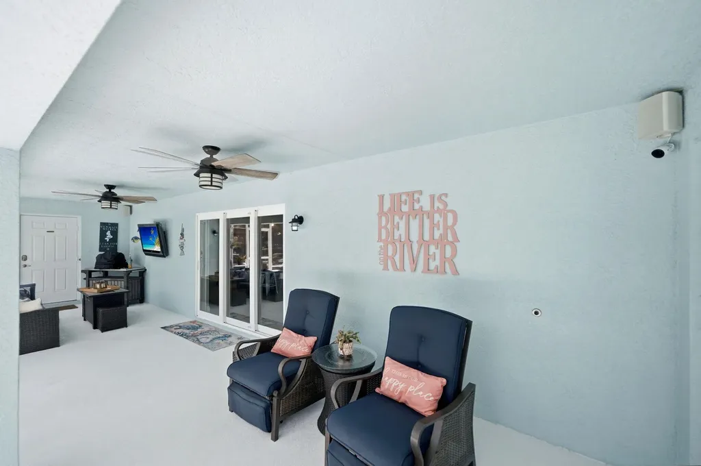 186 NE Dominican Terrace Port St Lucie FL 34983