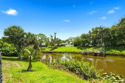 186 NE Dominican Terrace Port St Lucie FL 34983