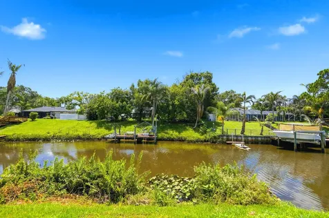 186 NE Dominican Terrace Port St Lucie FL 34983