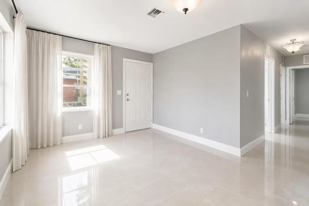 5605 Pinewood Avenue West Palm Beach FL 33407