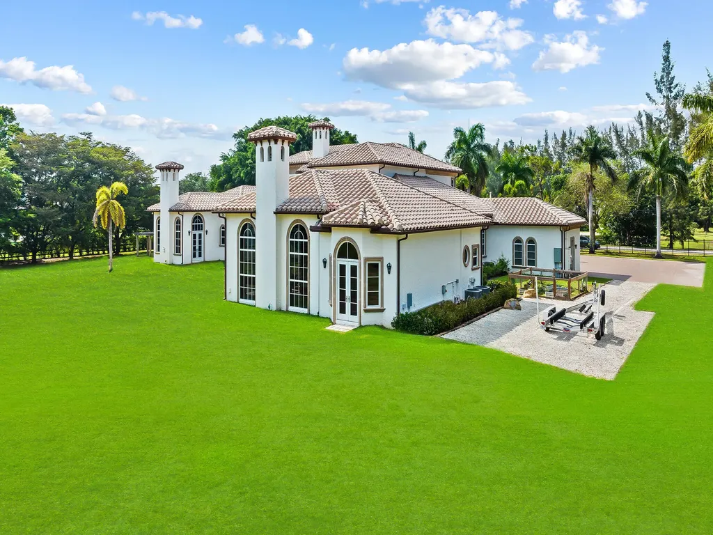 8800 NW 68th Court Parkland FL 33067