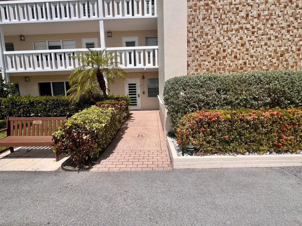 432 Grantham Deerfield Beach FL 33442