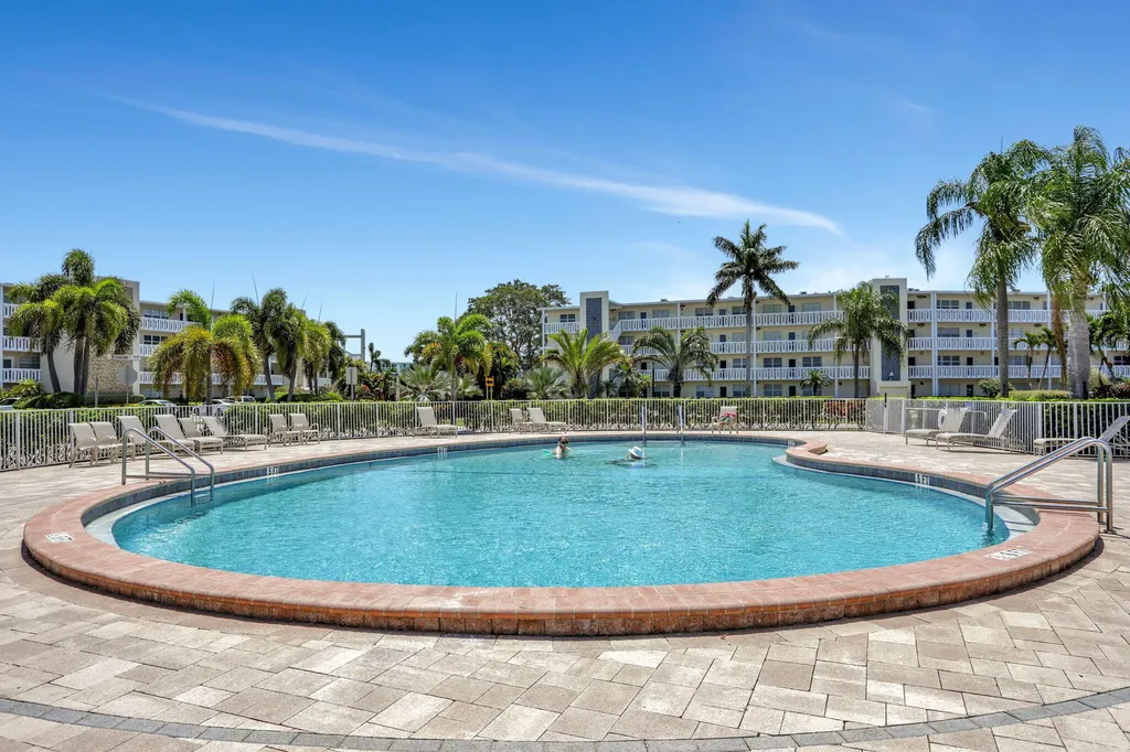 432 Grantham Deerfield Beach FL 33442