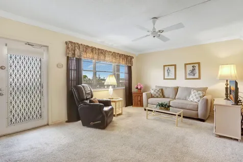 432 Grantham Deerfield Beach FL 33442