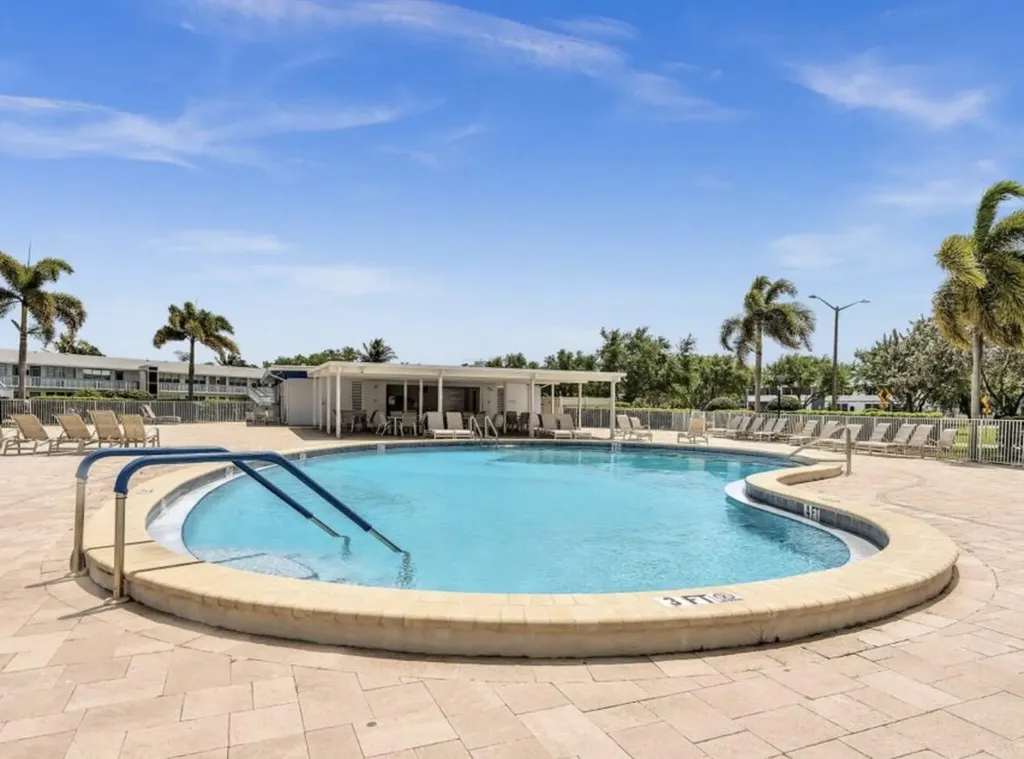 15 Markham Deerfield Beach FL 33442