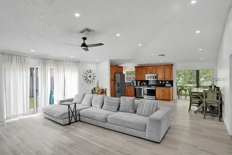 13525 NW 5th Court Plantation FL 33325