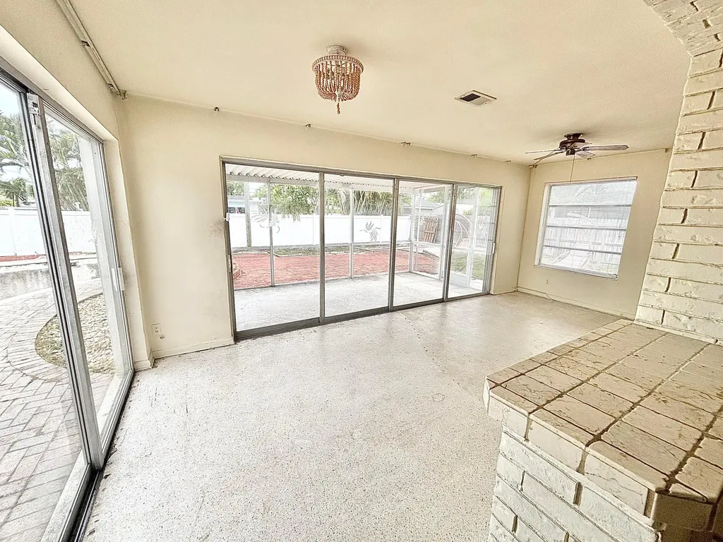 470 NE 45th Street Boca Raton FL 33431