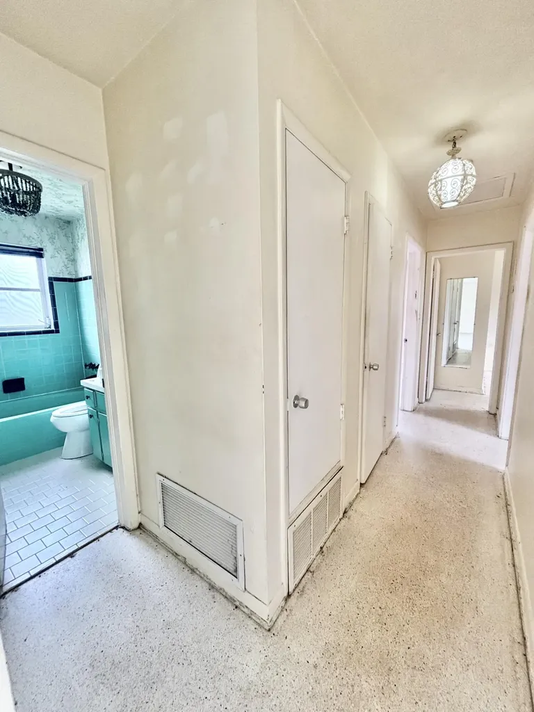 470 NE 45th Street Boca Raton FL 33431