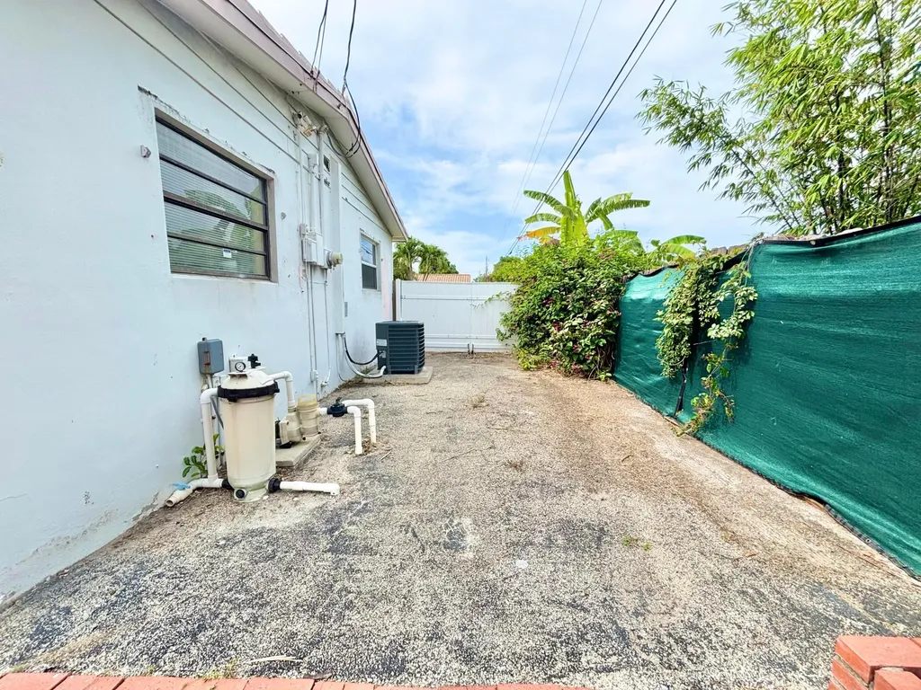 470 NE 45th Street Boca Raton FL 33431