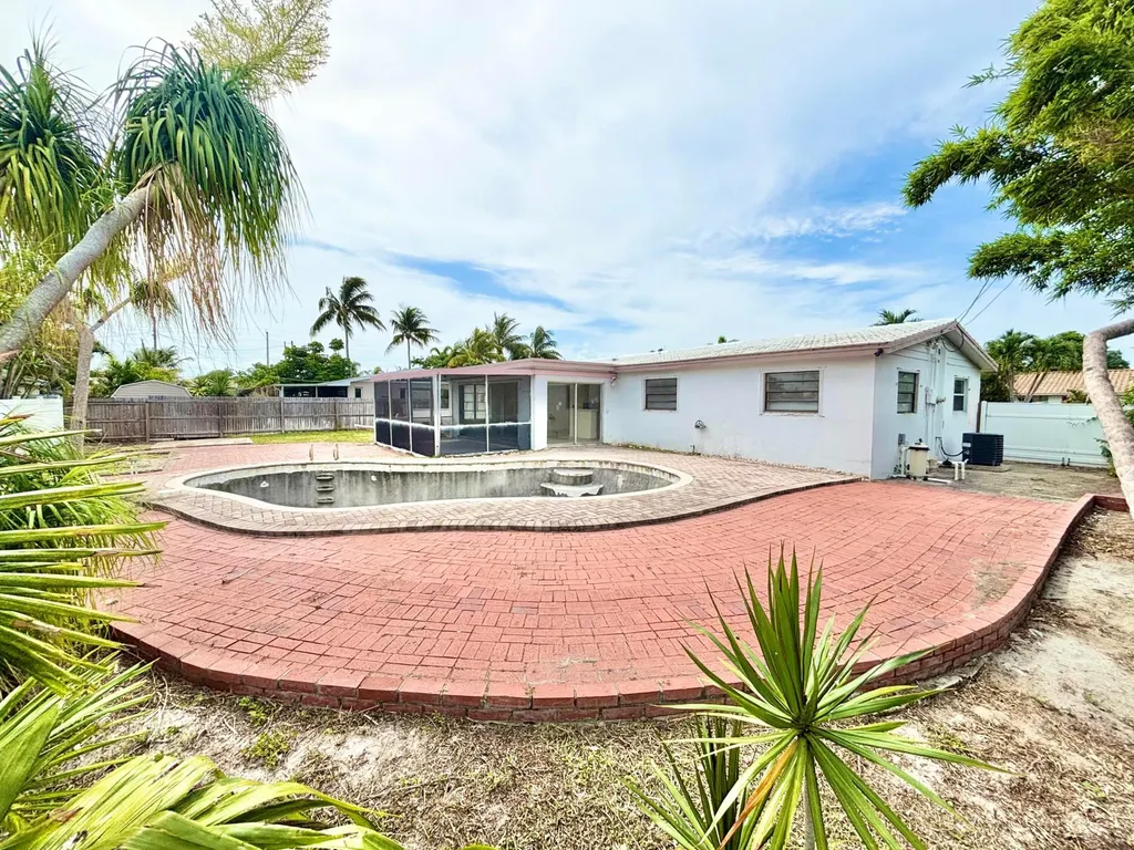 470 NE 45th Street Boca Raton FL 33431
