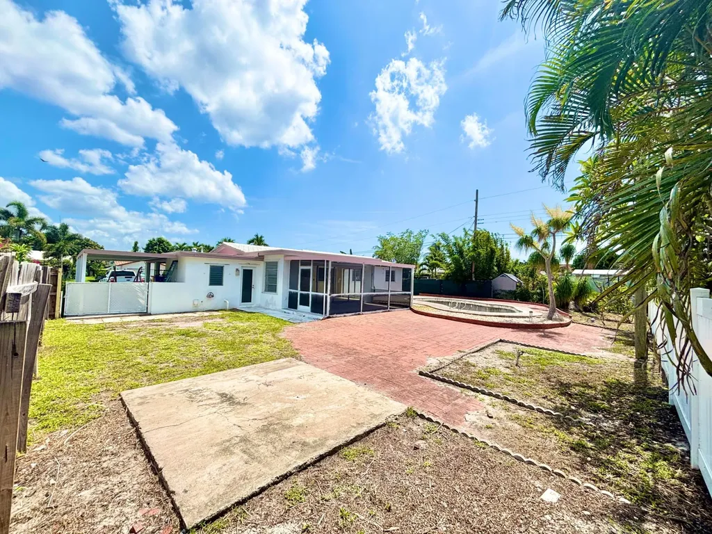 470 NE 45th Street Boca Raton FL 33431