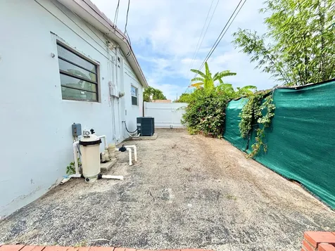 470 NE 45th Street Boca Raton FL 33431