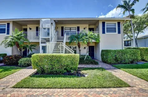 9 Stratford Drive E Boynton Beach FL 33436