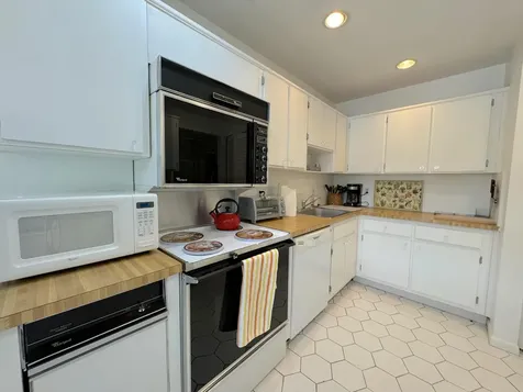 9 Stratford Drive E Boynton Beach FL 33436