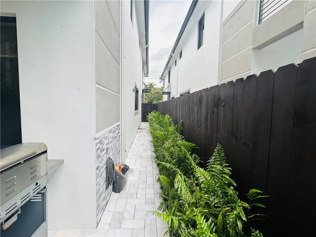 310 SW 9th Street Fort Lauderdale FL 33315