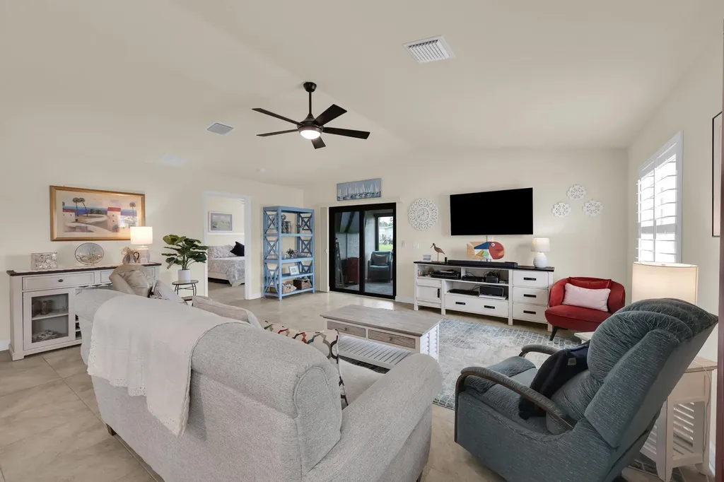 22 Alta Loma Port St Lucie FL 34952