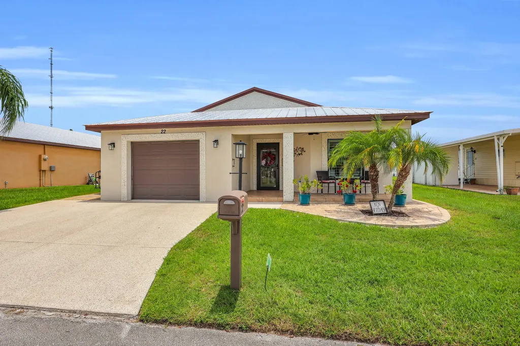 22 Alta Loma Port St Lucie FL 34952