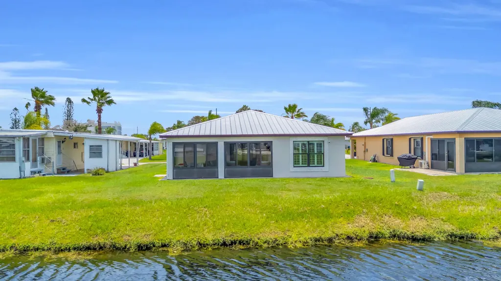 22 Alta Loma Port St Lucie FL 34952