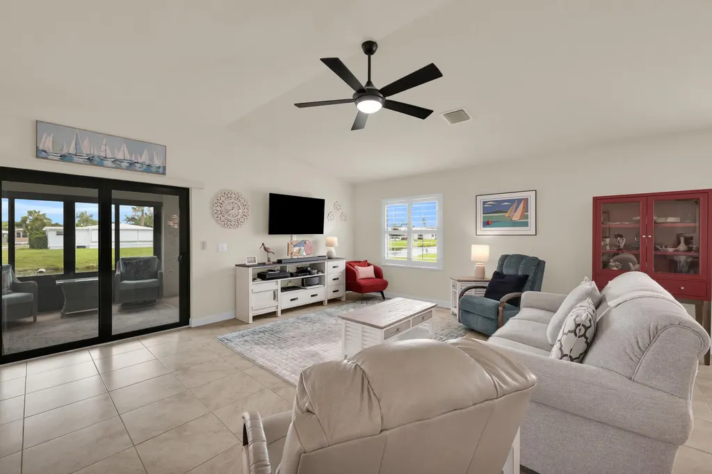 22 Alta Loma Port St Lucie FL 34952