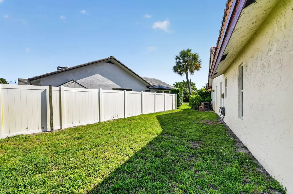 2400 SW 23rd Cranbrook Drive Boynton Beach FL 33436