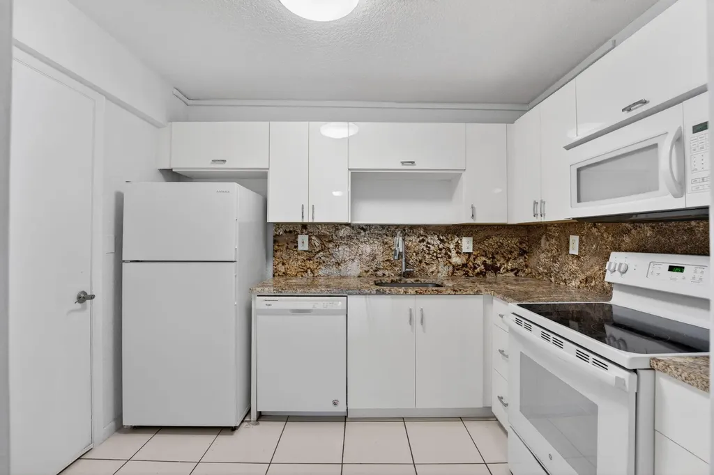 760 SE 2nd Avenue Deerfield Beach FL 33441