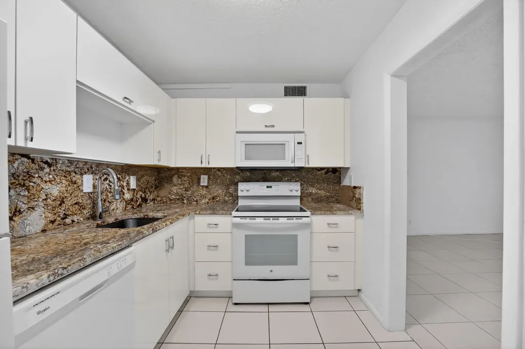 760 SE 2nd Avenue Deerfield Beach FL 33441