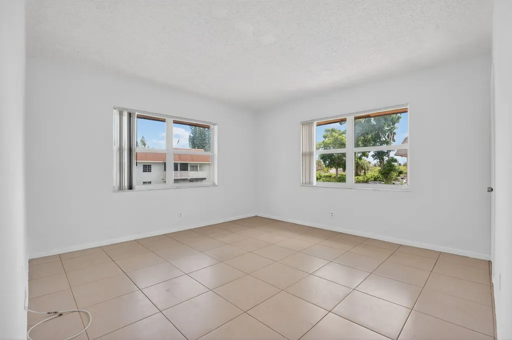 760 SE 2nd Avenue Deerfield Beach FL 33441