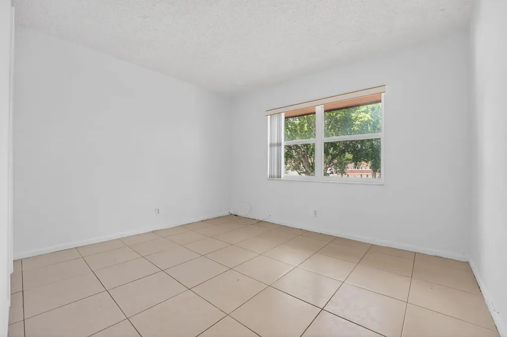 760 SE 2nd Avenue Deerfield Beach FL 33441