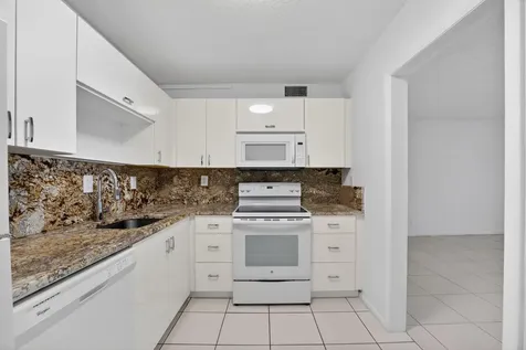 760 SE 2nd Avenue Deerfield Beach FL 33441