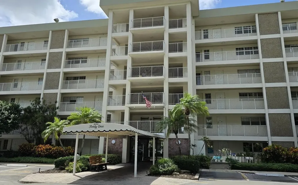 3150 N Course Lane Pompano Beach FL 33069