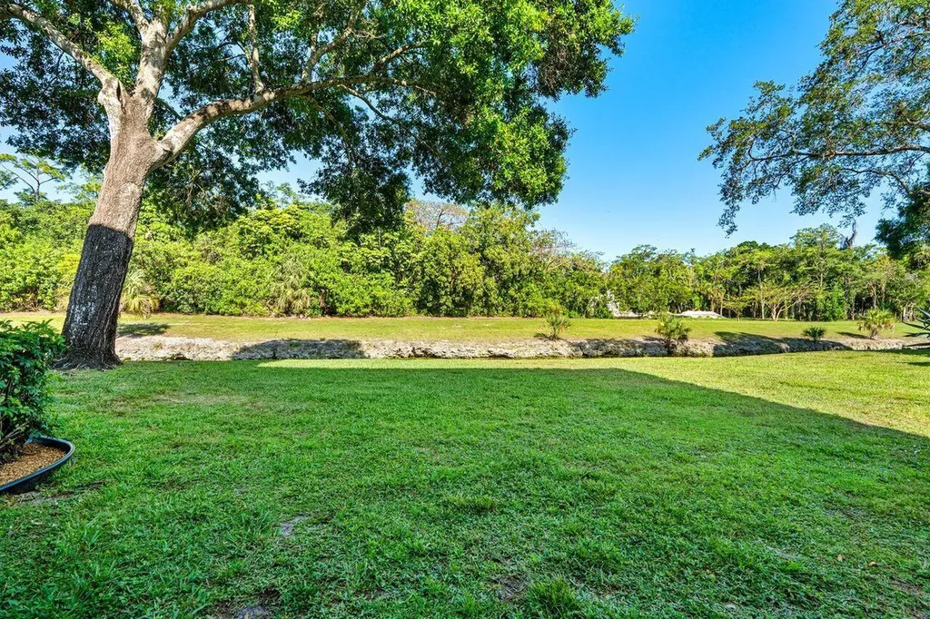 5701 Riverside Drive Coral Springs FL 33067