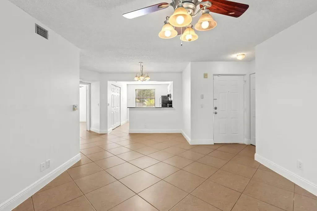5701 Riverside Drive Coral Springs FL 33067