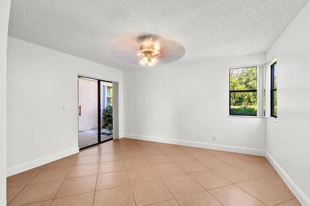 5701 Riverside Drive Coral Springs FL 33067