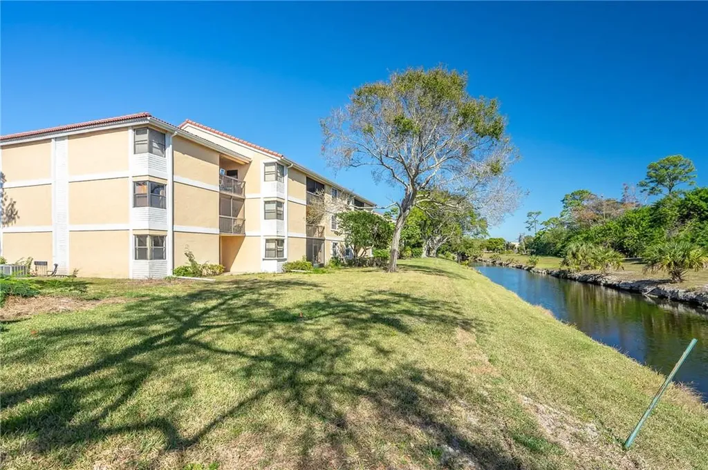 5701 Riverside Drive Coral Springs FL 33067