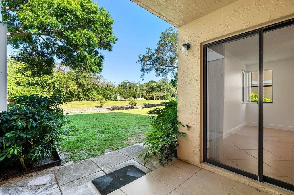 5701 Riverside Drive Coral Springs FL 33067