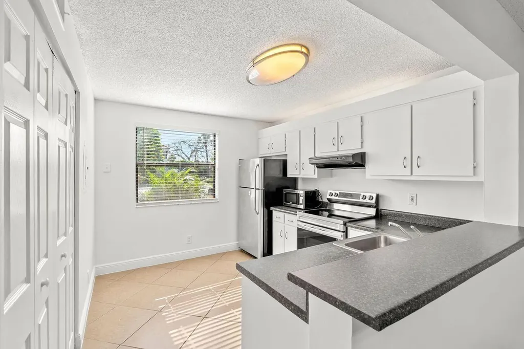 5701 Riverside Drive Coral Springs FL 33067