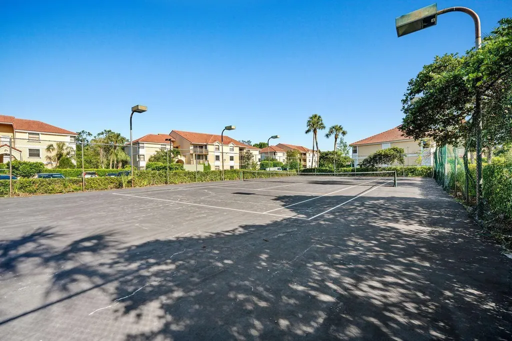 5701 Riverside Drive Coral Springs FL 33067