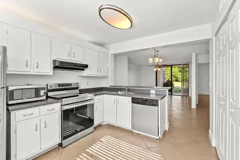 5701 Riverside Drive Coral Springs FL 33067
