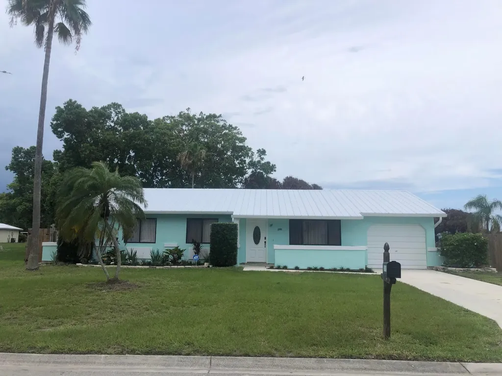 1991 SE West Dunbrooke Circle Port St Lucie FL 34952