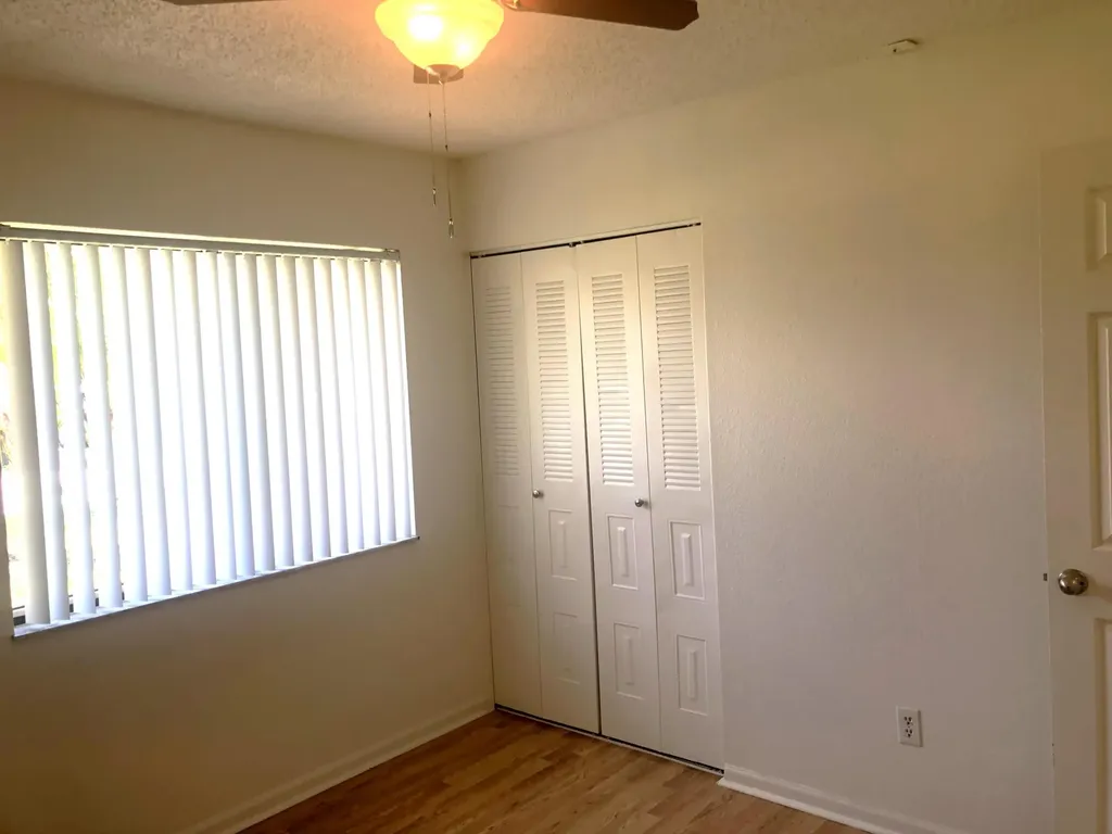 1991 SE West Dunbrooke Circle Port St Lucie FL 34952
